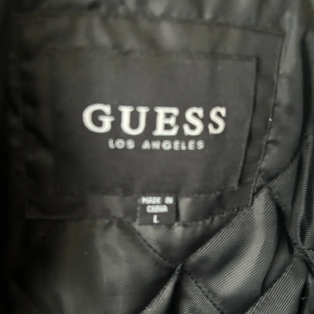GUESS (unisex) Men's Black Bomber Jacket - Picture 2 of 5